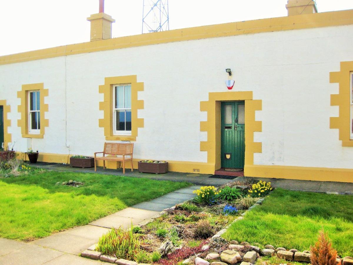 Aberdeen Lighthouse Cottages - Coastal, Dolphins Exterior foto