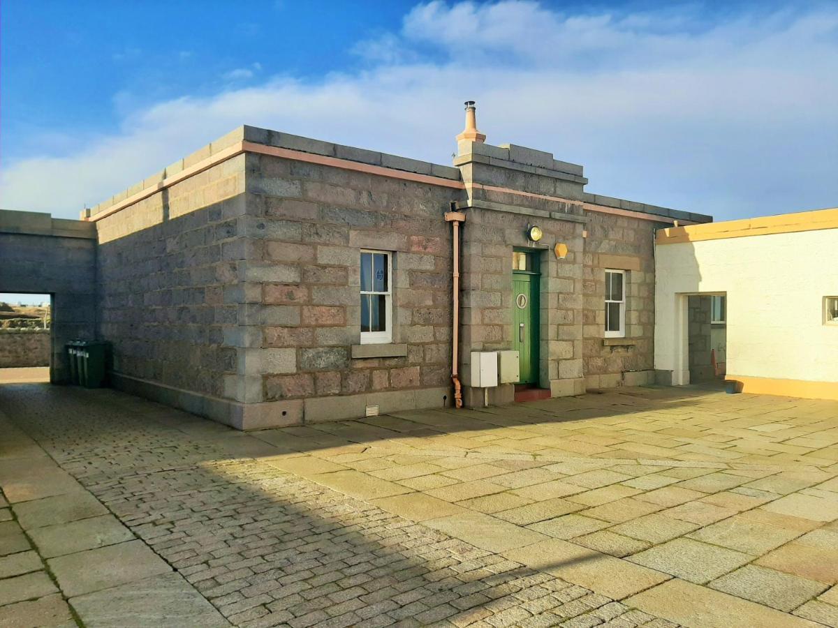 Aberdeen Lighthouse Cottages - Coastal, Dolphins Exterior foto